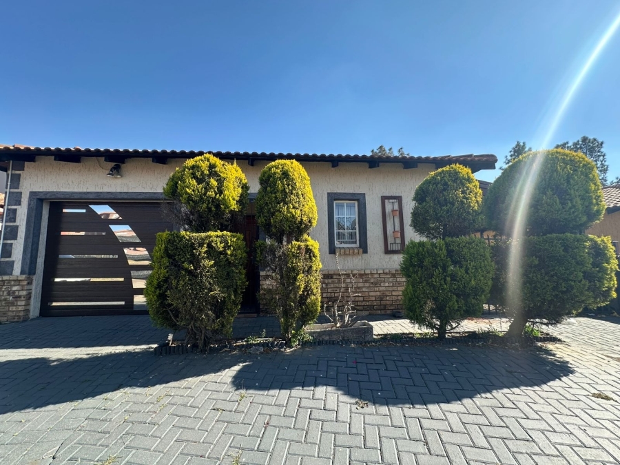 3 Bedroom Property for Sale in Waterval East North West